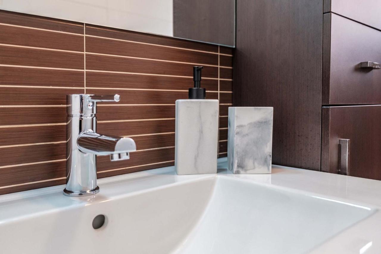 Stylish And Chic City Center Apartment With Wifi La Laguna  Extérieur photo
